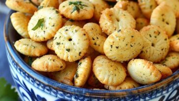 Easy Ranch Oyster Crackers