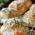 The Best Homemade Garlic Knots