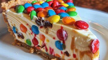 White Paradise No-Bake M&M Peanut Butter Cheesecake