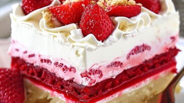 No-Bake Strawberry Jello Lasagna Recipe