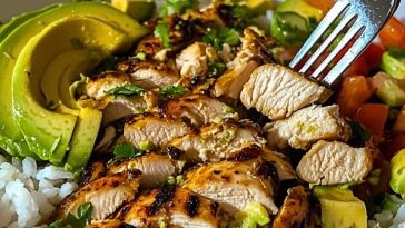 Chicken Rice Avocado Bowl