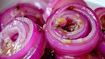 Quick Pickled Red Onions