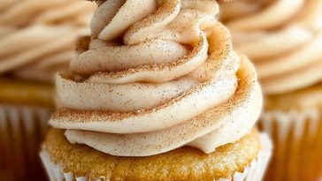 Churro Cupcakes with Cinnamon Cream Cheese Frosting