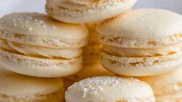Vanilla Macarons