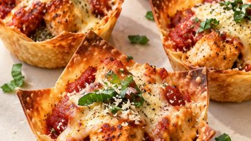 Chicken Parmesan Wonton Cups