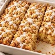 Moist Apple Cinnamon Crumb Cake