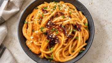 One Pot Creamy Tomato Pasta